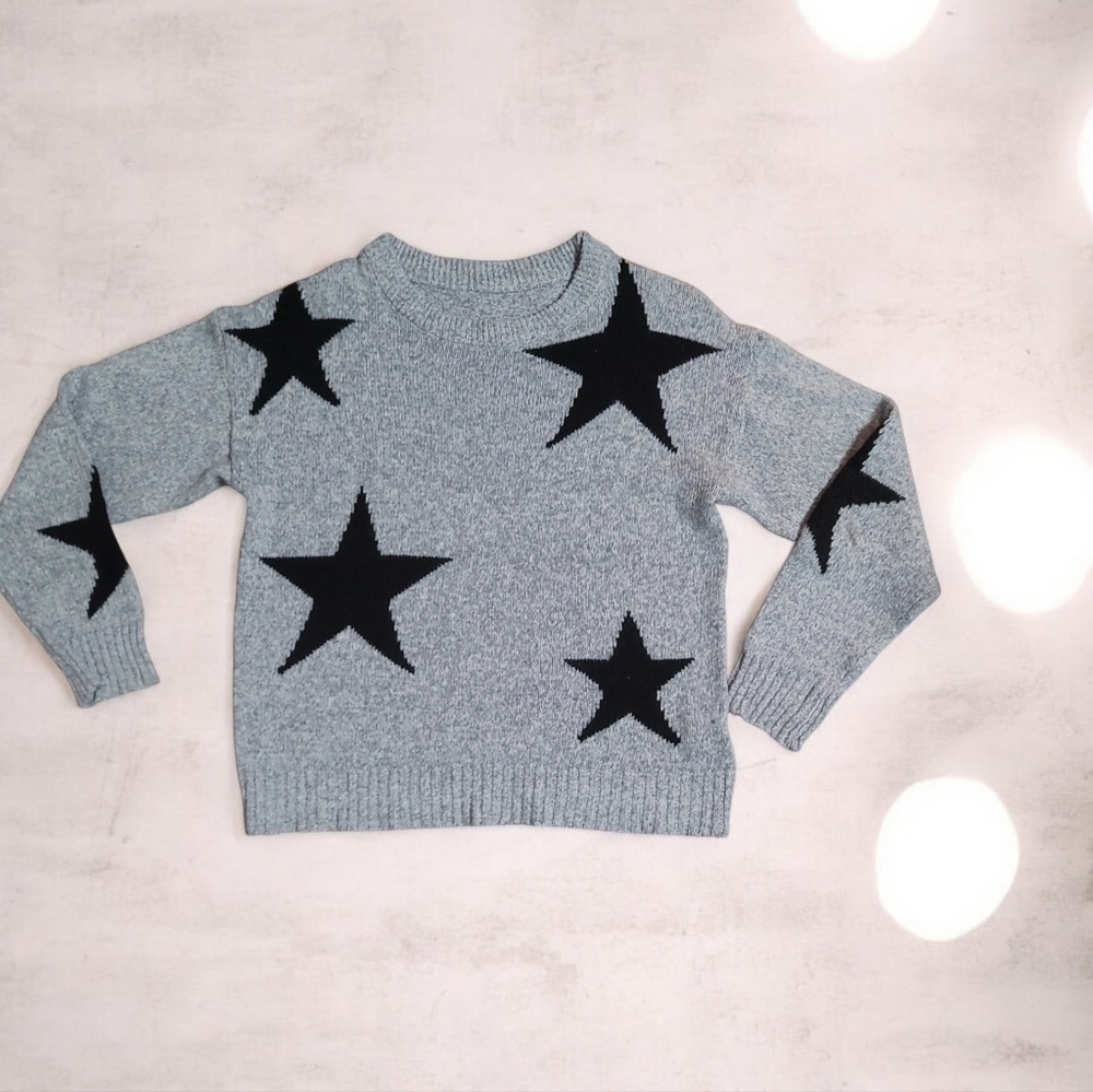 Gray Sweater With Black Star Pattern - image 1